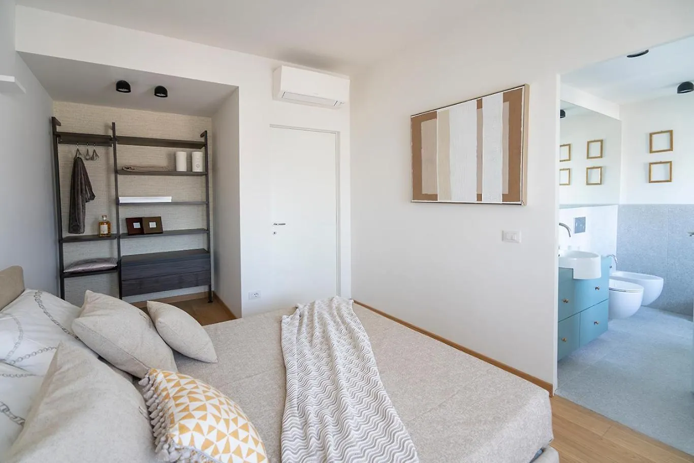 Apartament Arts At Porta Nuova Mediolan