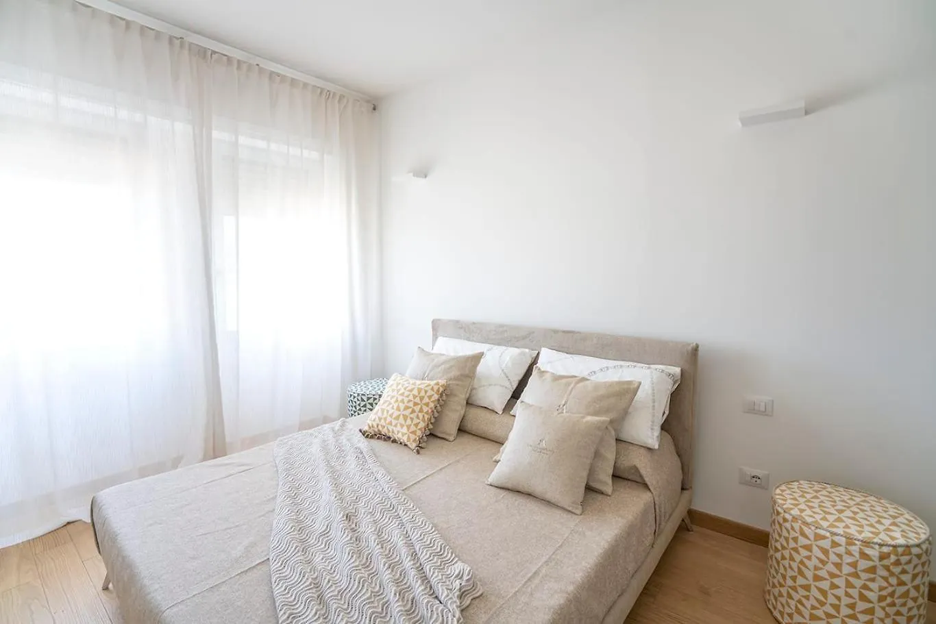 Apartament Arts At Porta Nuova Mediolan